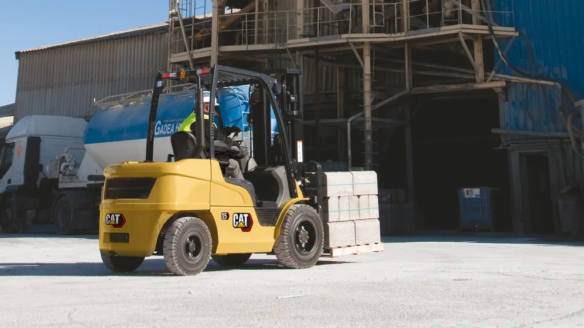 Cat® DP30P3 Compact Diesel Powered Forklift (3.000 kg) - Foto 3