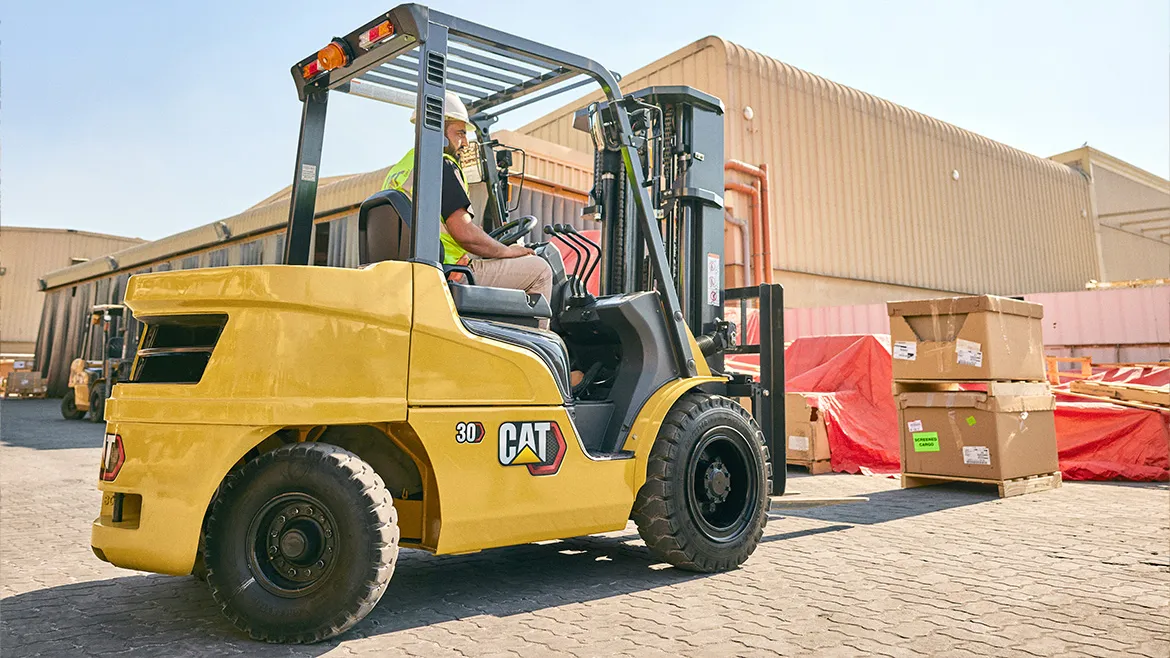 Cat® DP35PT Compact Diesel Powered Forklift (3.500 kg) - Foto 2