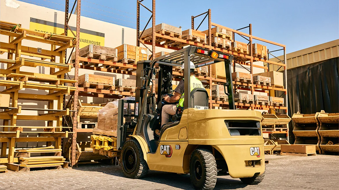Cat® DP35PT Compact Diesel Powered Forklift (3.500 kg) - Foto 3