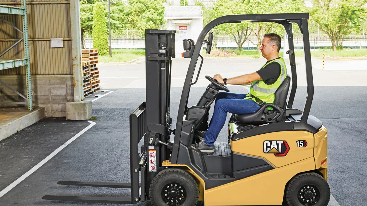 Cat® EP25CB Electric Counterbalance Forklift (2.500 kg) - Foto 4