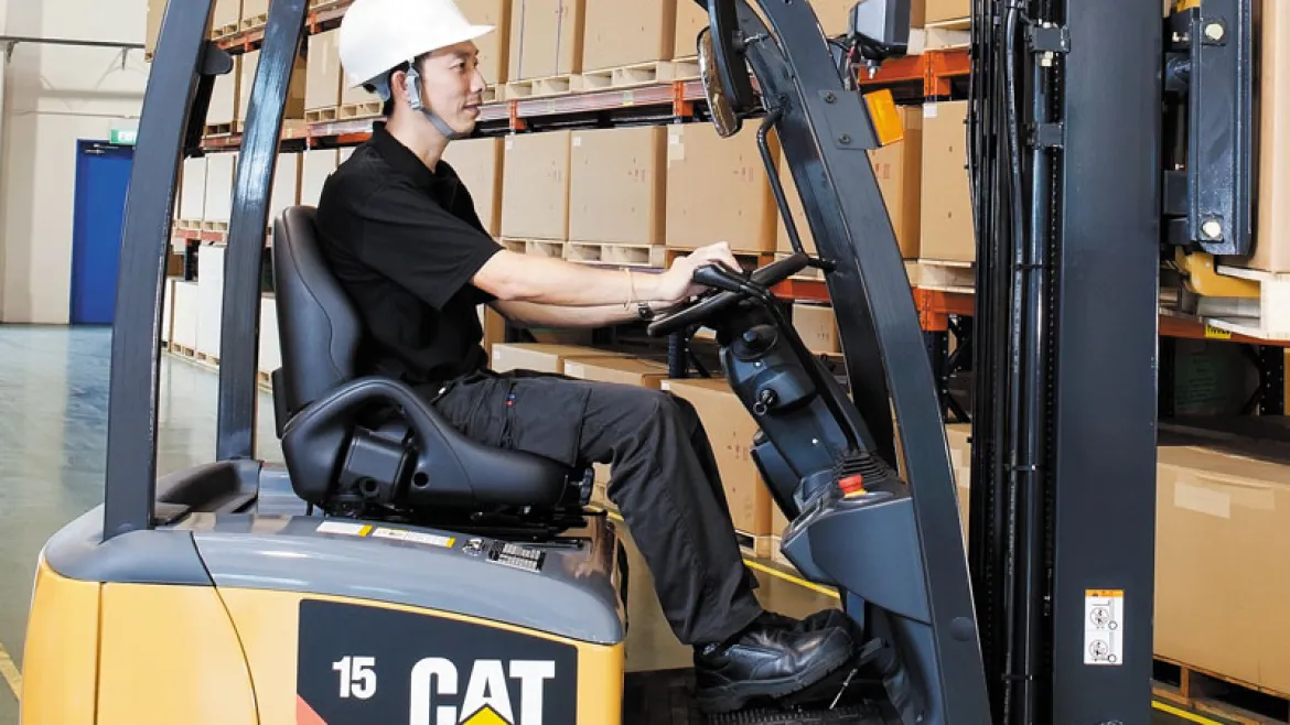 Cat® EP16TBCB 3-Wheel Electric Counterbalance Forklift (1.600 kg) - Foto 3