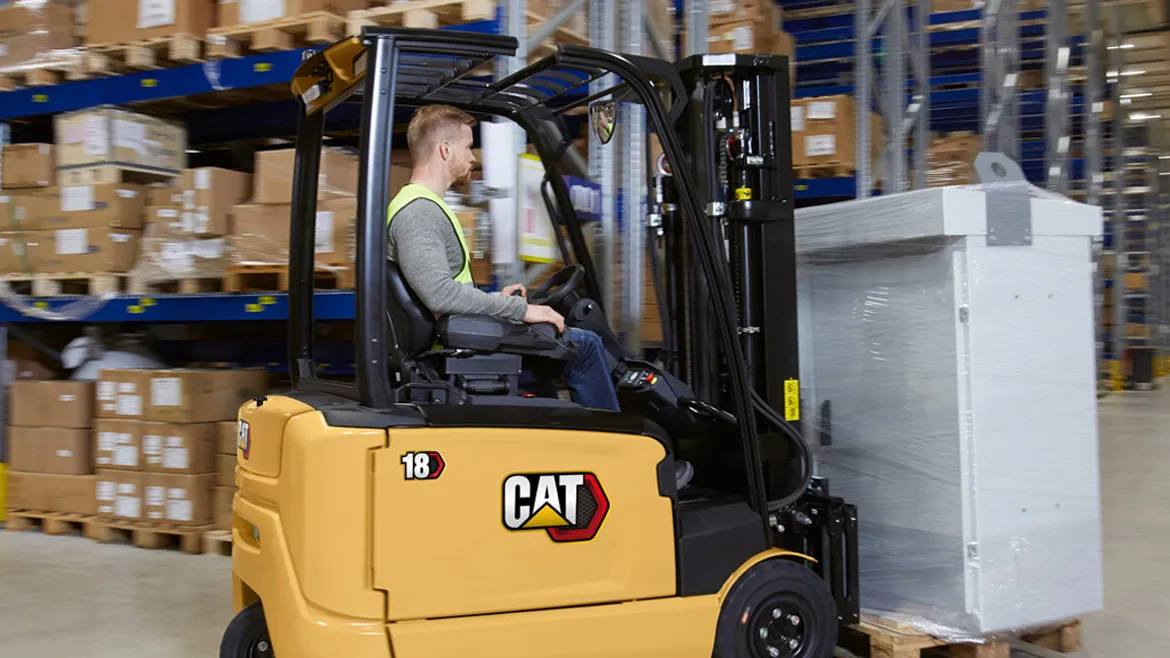 Cat® EP18CN2T 3-Wheel Electric Forklift (1.800 kg) - Foto 2