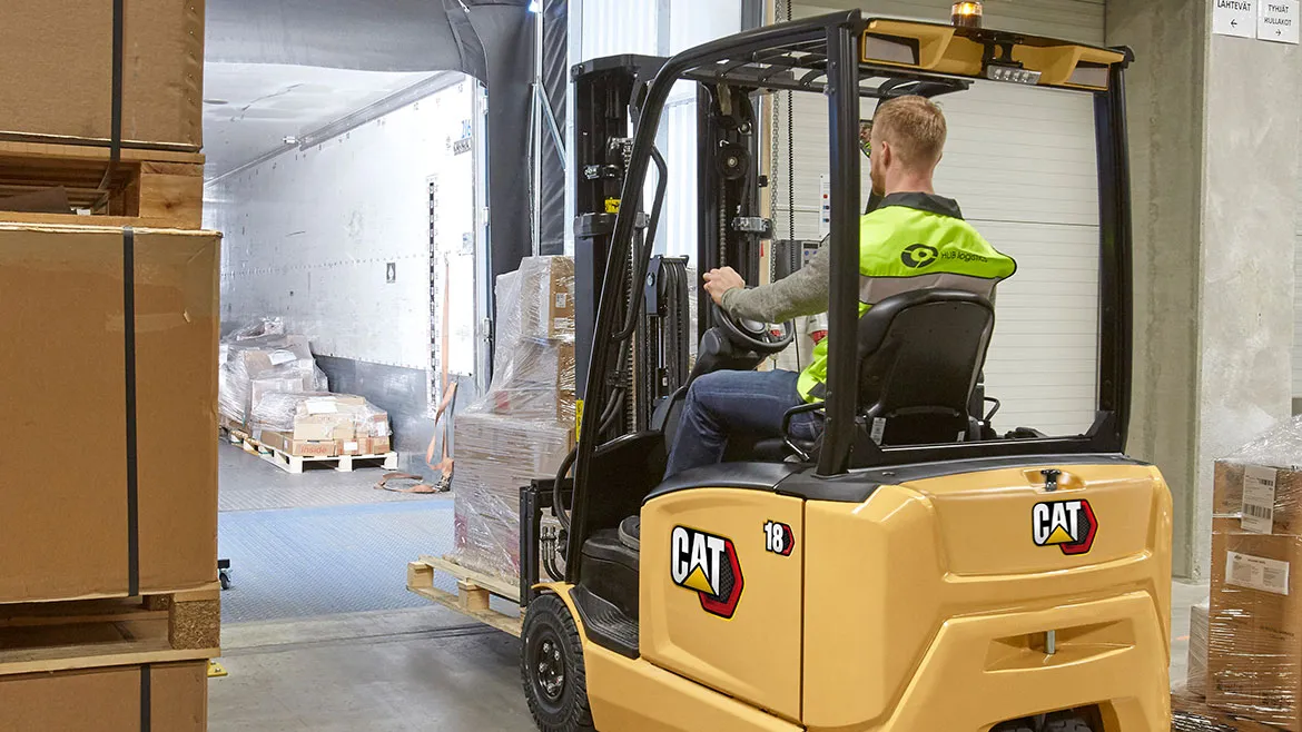 Cat® EP18CN2T 3-Wheel Electric Forklift (1.800 kg) - Foto 3