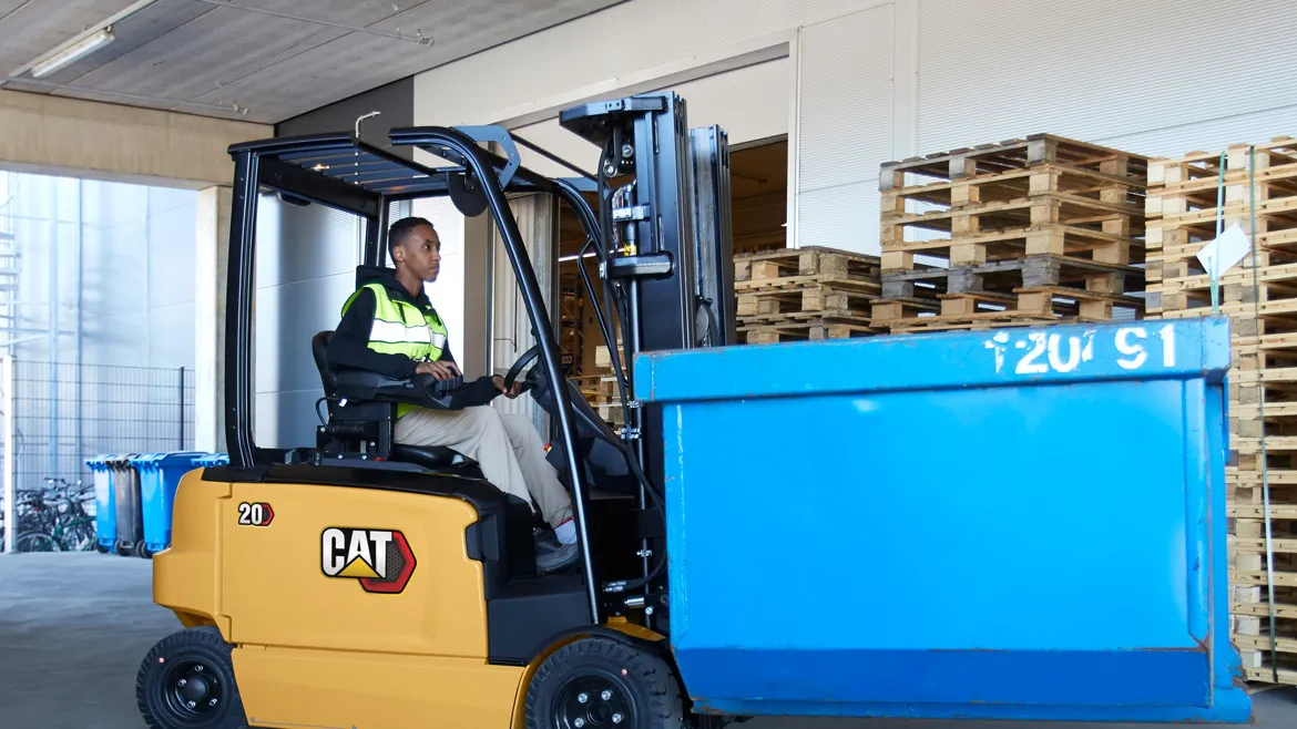 Cat® EP16N2 4-Wheel Electric Forklift (1.600 kg) - Foto 4