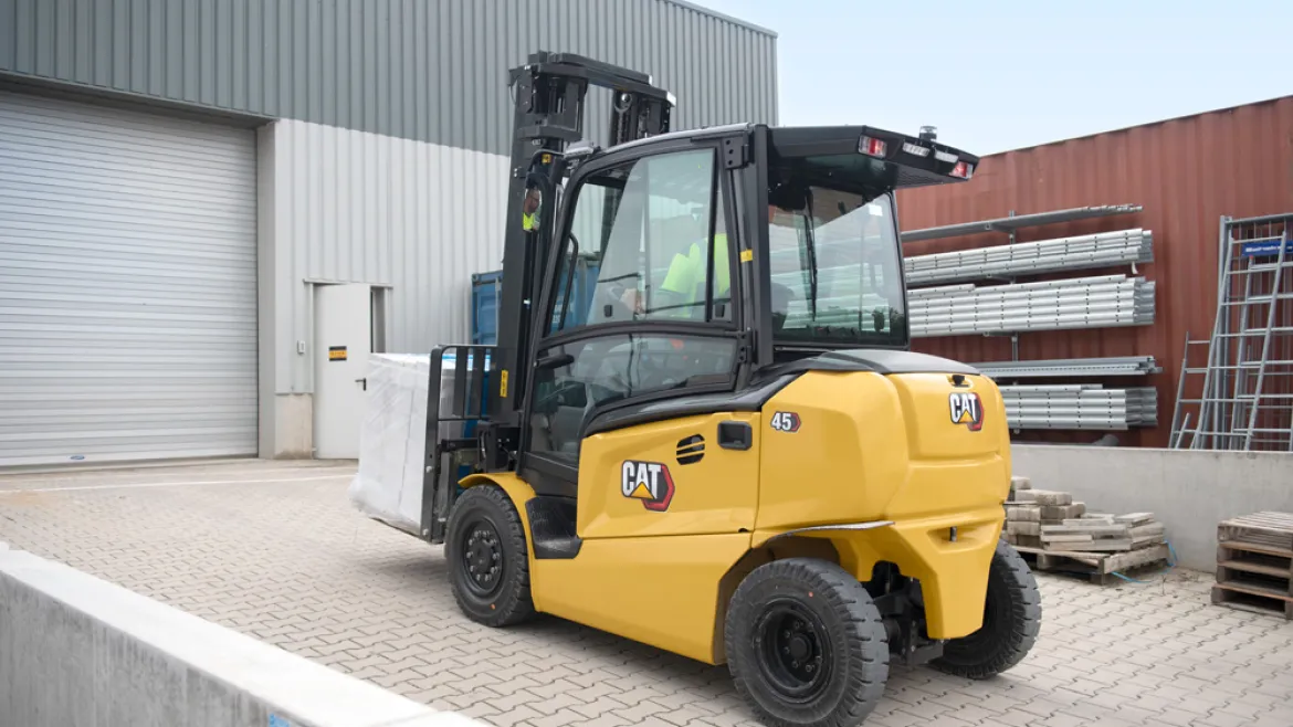 Cat® EP45N High-Capacity Electric Forklift (4.500 kg) - Foto 3