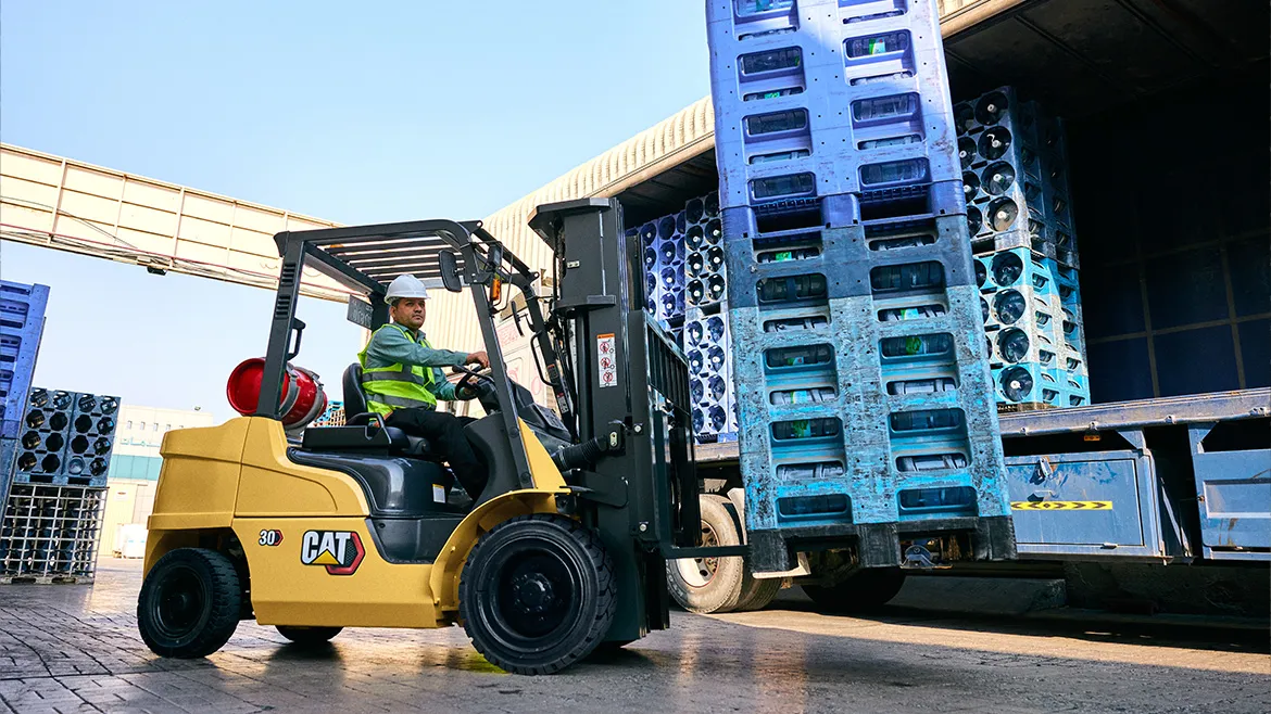 Cat® GP18PT Compact Petrol/LPG Powered Forklift (1.750 kg) - Foto 4