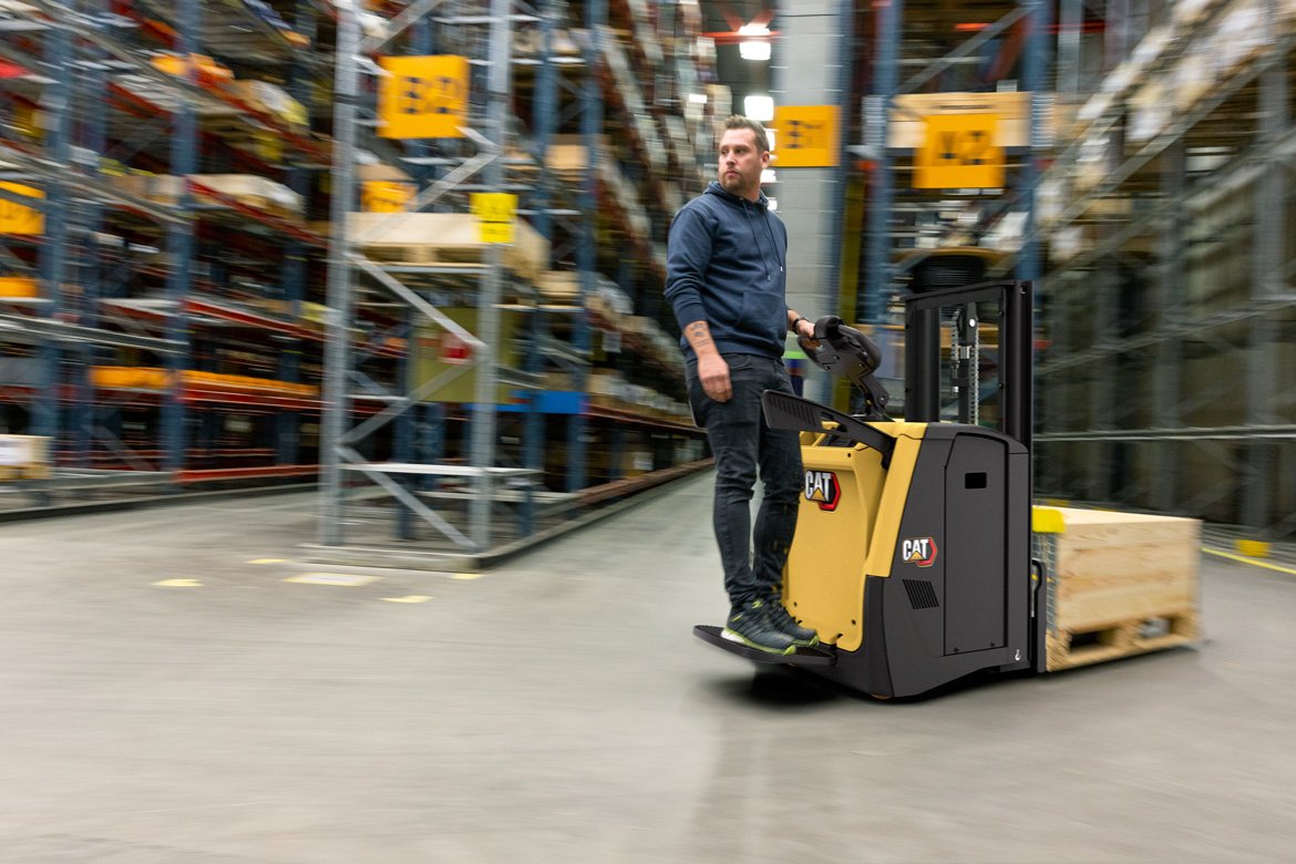 Cat® NPV20N3D Platform Double Pallet Handler (2.000 kg)