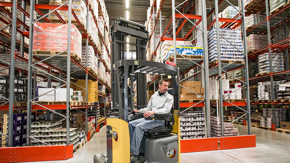 Cat® NR16N3H High-Performance Reach Truck (1.600 kg) - Foto 2
