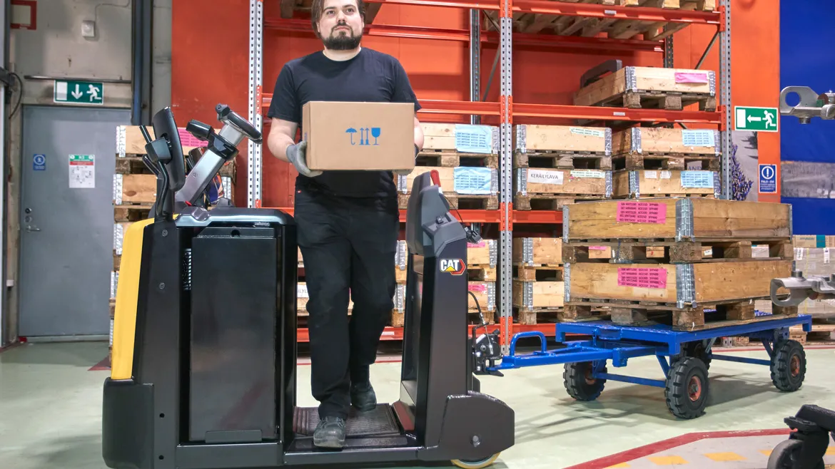 Cat® NTR30N2 Electric Tow Tractor (3.000 kg) - Foto 4